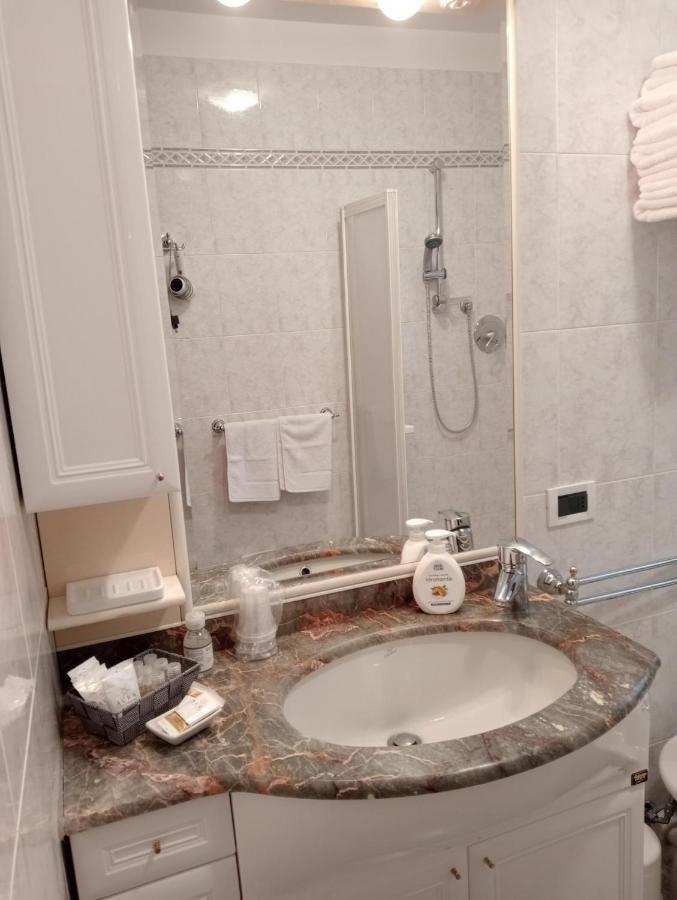 La Casa Di Sabrina Apartment เวโรนา ภายนอก รูปภาพ